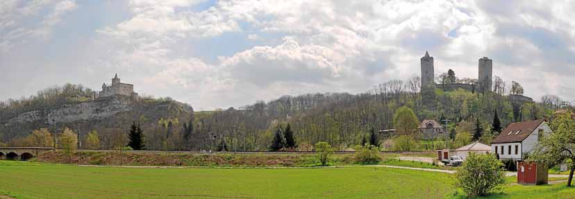 Landschaftsfoto mit zwei Burgen